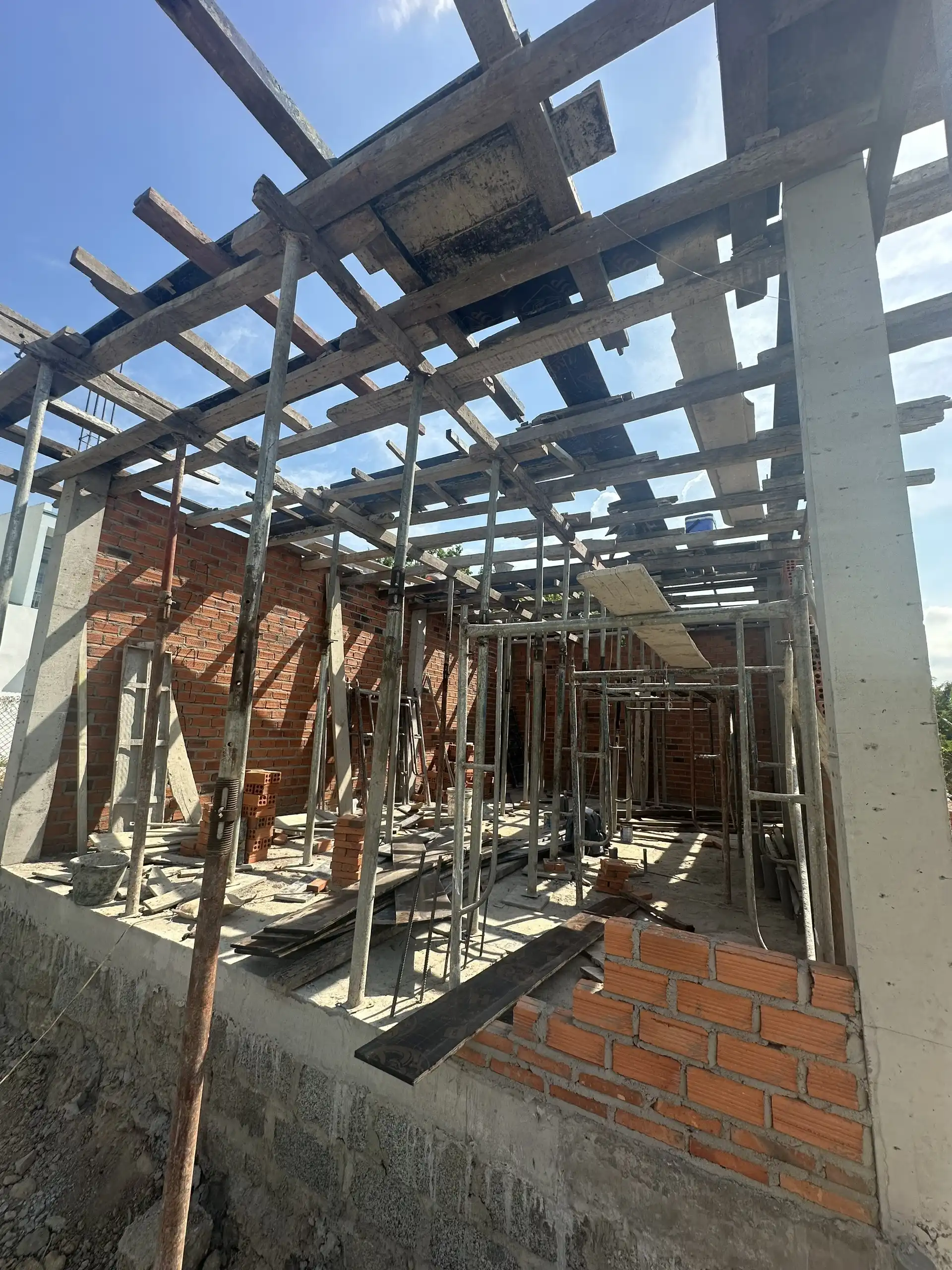 NHA VINH HIEP - quá trình thi công (16)